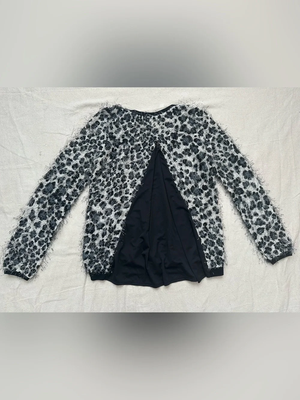 NWT DOCEI Black/White Eyelash Leopard Contrast Pleated Back Blouse Size S/M